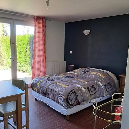 Studio Charmant A Treignac Avec Terrasse De 22 M² Eksteriør billede
